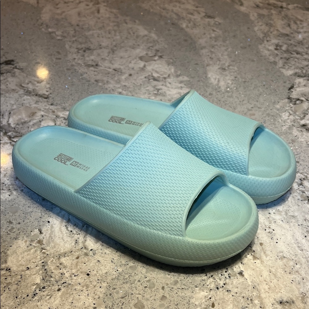32 Degrees Aqua Blue Slide Slippers